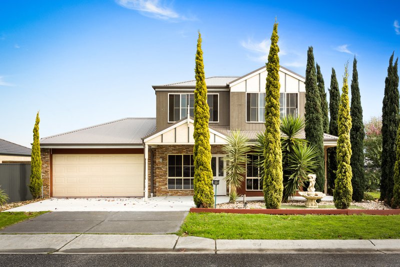 Photo - 8 Lawrence Close, Pakenham VIC 3810 - Image 3