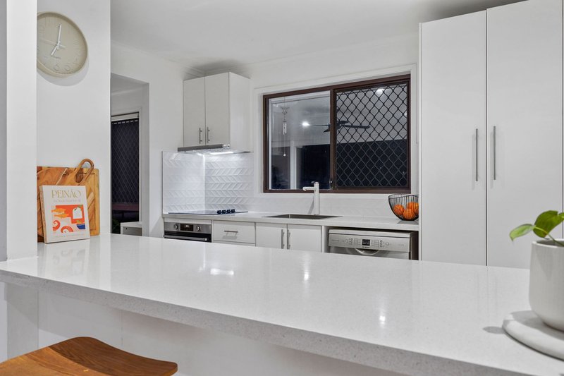 Photo - 8 Leanne Court, Mount Warren Park QLD 4207 - Image 12