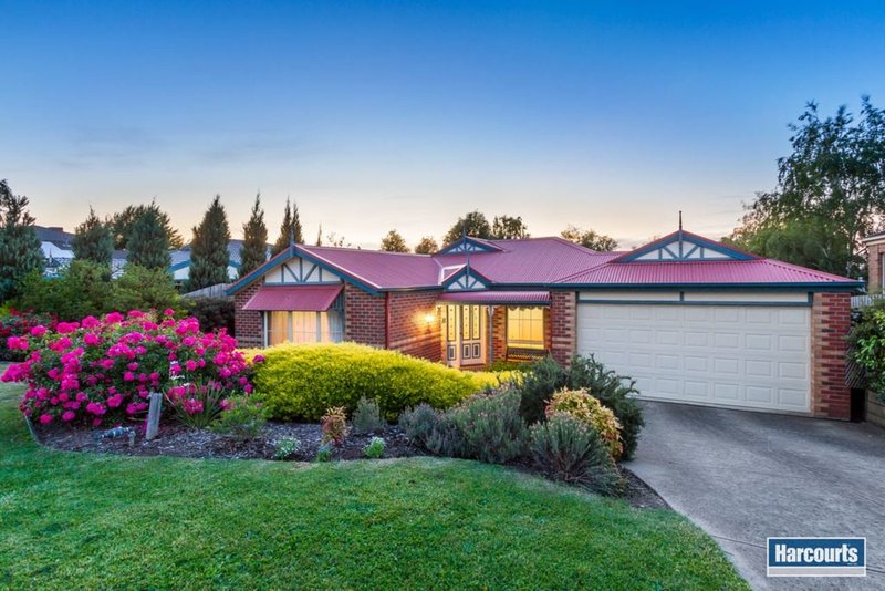 8 Legend Close, Rowville VIC 3178