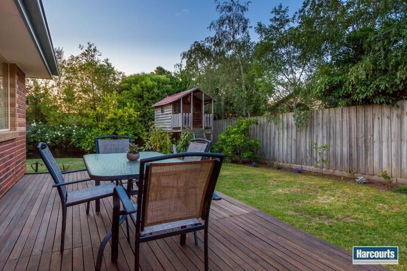 Photo - 8 Legend Close, Rowville VIC 3178 - Image 9