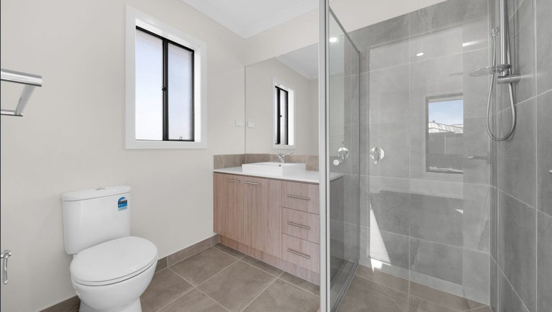 Photo - 8 Leggatt Way, Donnybrook VIC 3064 - Image 11