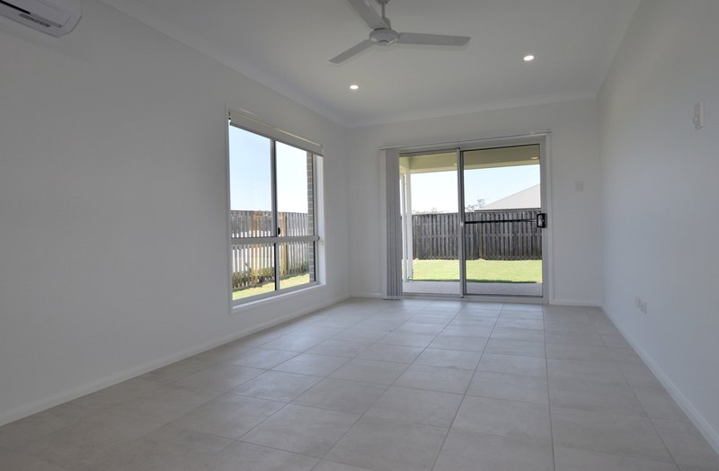 Photo - 8 Lenthall Street, Boyne Island QLD 4680 - Image 2