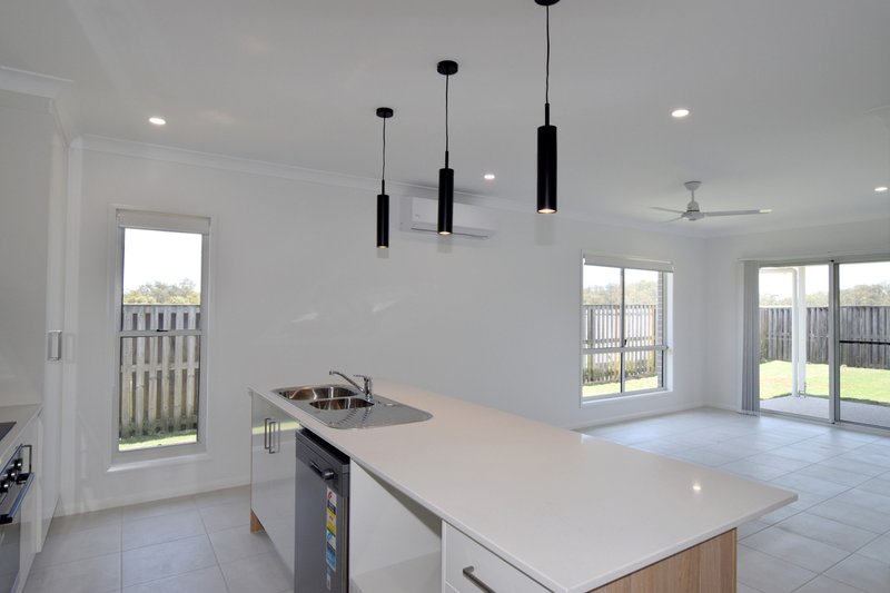 Photo - 8 Lenthall Street, Boyne Island QLD 4680 - Image 5