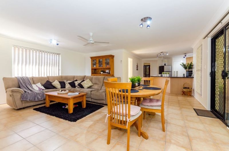 Photo - 8 Leonie Court, New Auckland QLD 4680 - Image 4