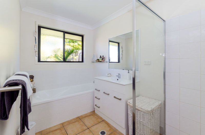 Photo - 8 Leonie Court, New Auckland QLD 4680 - Image 15