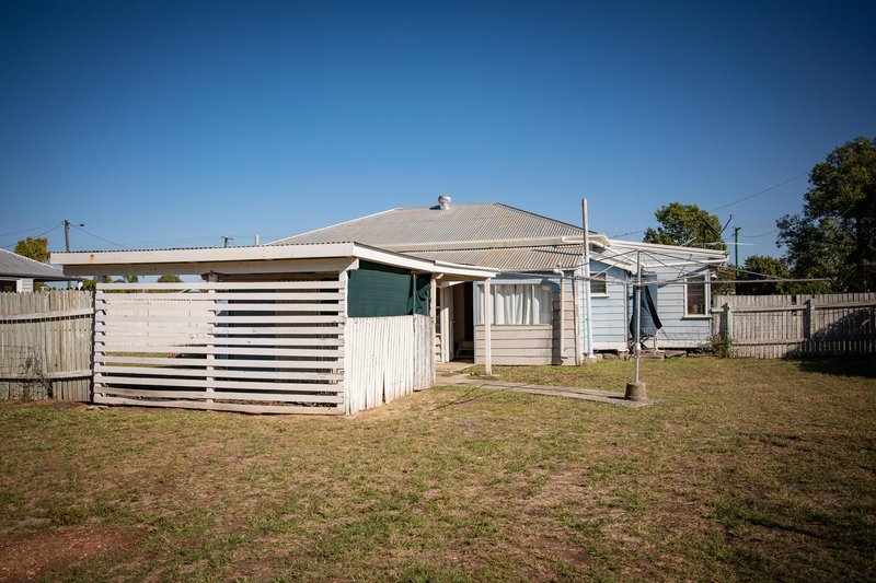 Photo - 8 Lewis Street, Roma QLD 4455 - Image 10