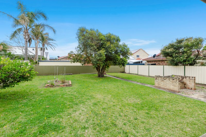 Photo - 8 Liamina Ave , Woonona NSW 2517 - Image 3