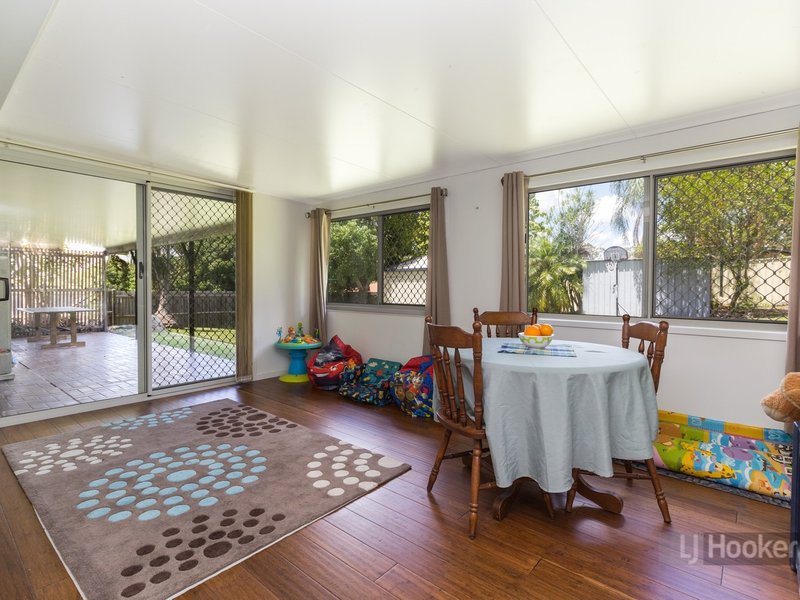 Photo - 8 Lichen Court, Regents Park QLD 4118 - Image 3