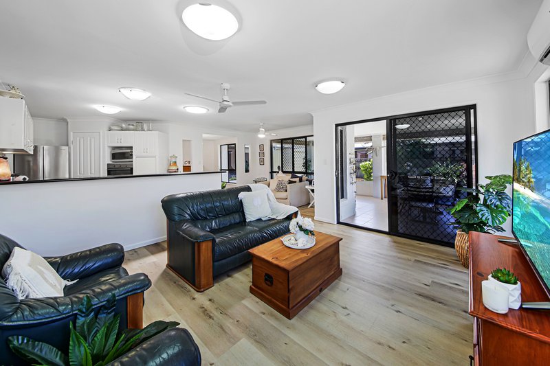 Photo - 8 Lilac Crescent, Currimundi QLD 4551 - Image 7