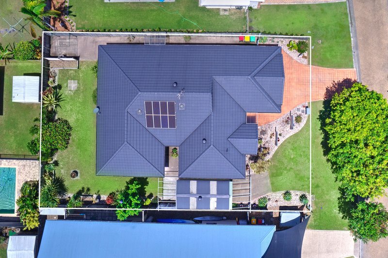 Photo - 8 Lilac Crescent, Currimundi QLD 4551 - Image 18