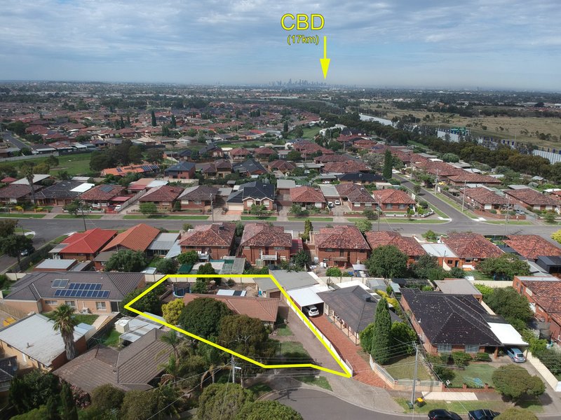 Photo - 8 Lilydale Court, Thomastown VIC 3074 - Image 5