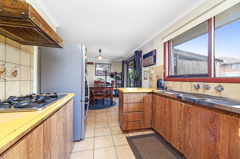 Photo - 8 Lilydale Court, Thomastown VIC 3074 - Image 7