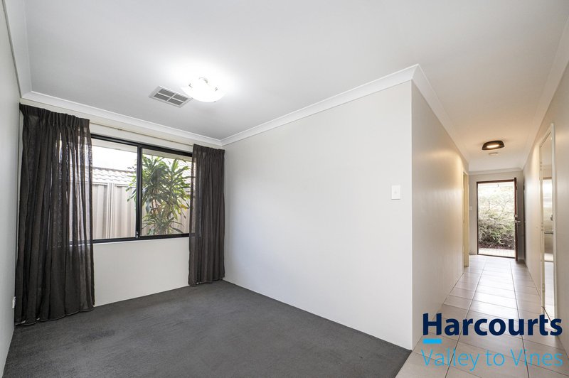 Photo - 8 Linacre Road, Bullsbrook WA 6084 - Image 9