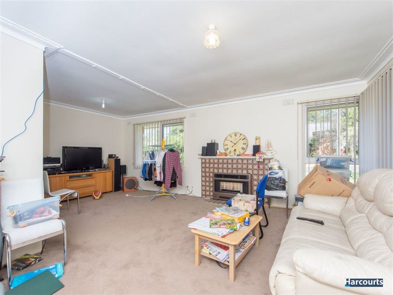 Photo - 8 Lincoln Avenue, Glen Waverley VIC 3150 - Image 5