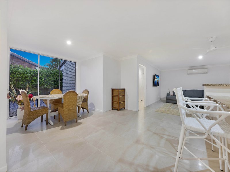 Photo - 8 Lindeman Avenue, Buderim QLD 4556 - Image 6