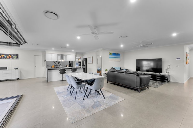 Photo - 8 Lindeman Street, Burpengary East QLD 4505 - Image 6