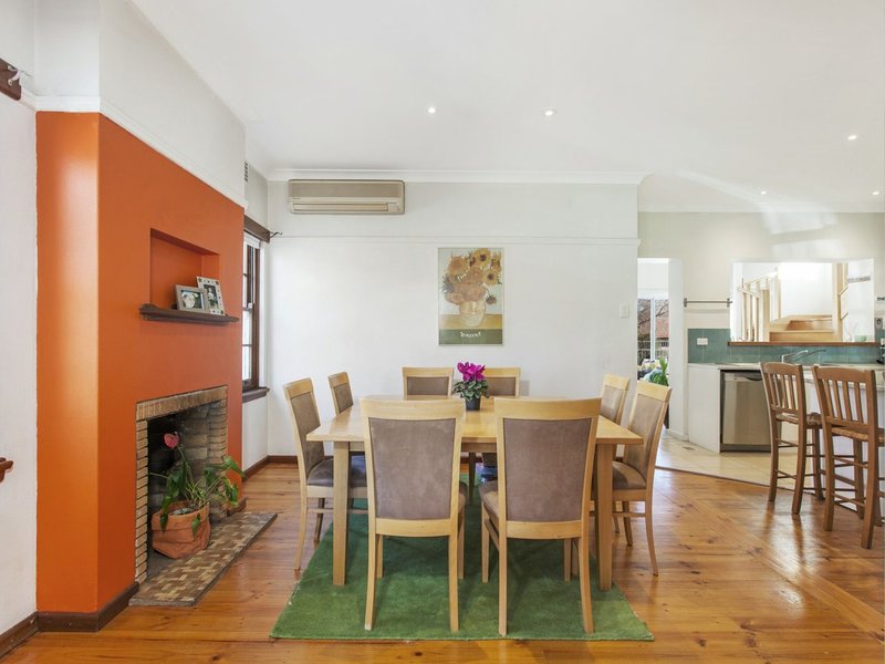 Photo - 8 Lindsay Street, Griffith ACT 2603 - Image 4