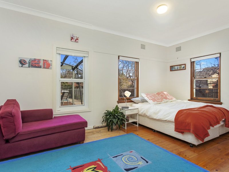 Photo - 8 Lindsay Street, Griffith ACT 2603 - Image 7