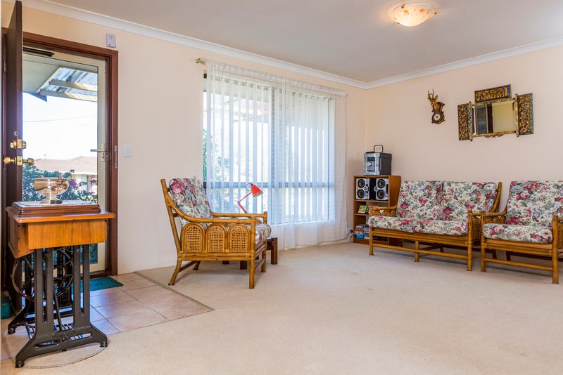 Photo - 8 Littlefair Drive, Withers WA 6230 - Image 5