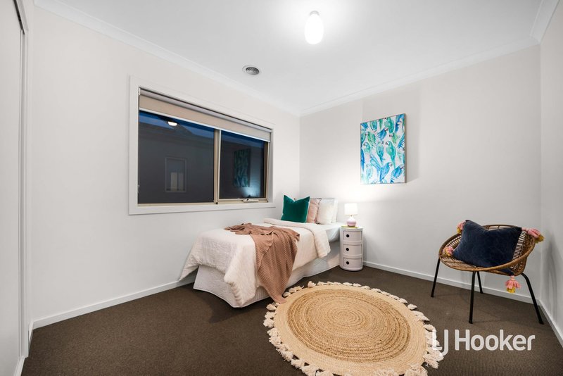 Photo - 8 Living Crescent, Point Cook VIC 3030 - Image 17