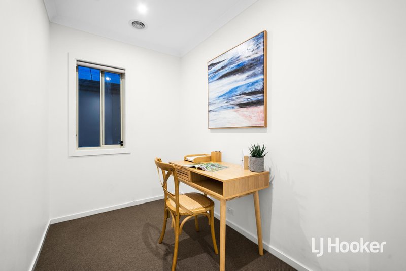 Photo - 8 Living Crescent, Point Cook VIC 3030 - Image 19