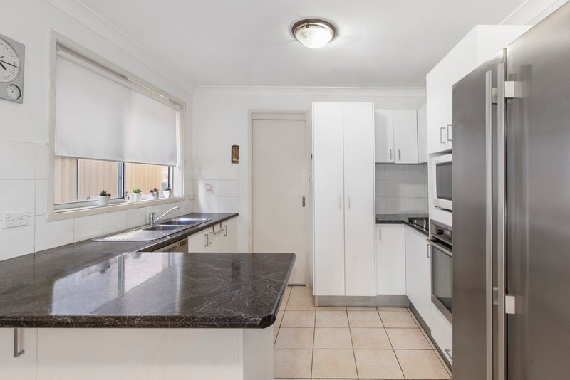 Photo - 8 Lloyd Place, Casula NSW 2170 - Image 3