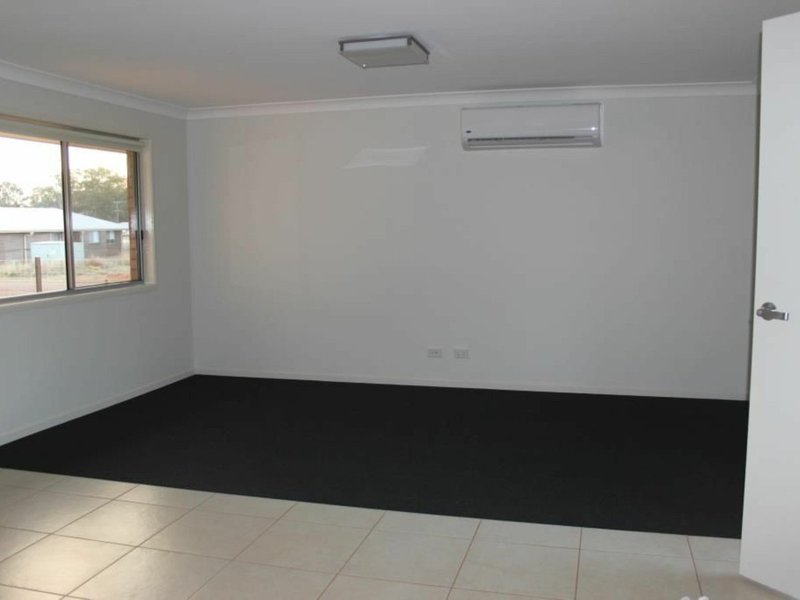 Photo - 8 Lord Street, Memerambi QLD 4610 - Image 3