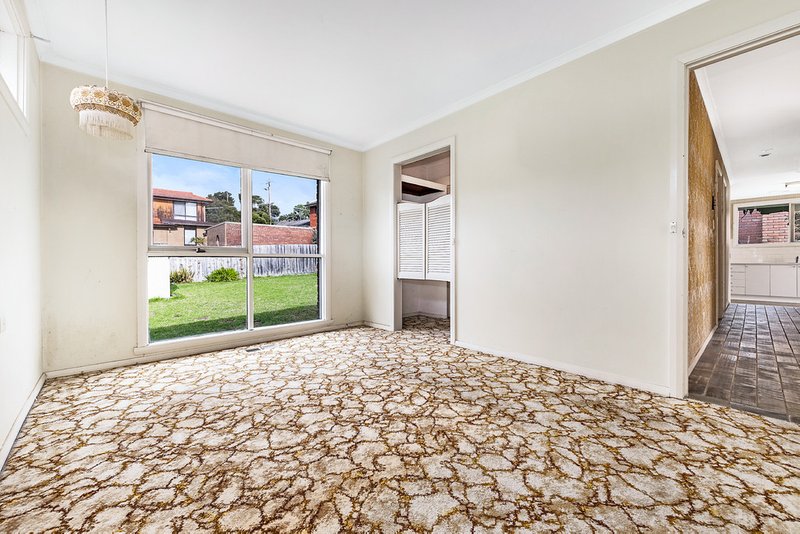 Photo - 8 Loretta Avenue, Wheelers Hill VIC 3150 - Image 6