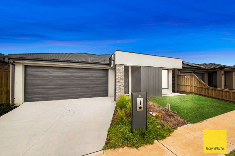 Photo - 8 Louisville Drive, Thornhill Park VIC 3335 - Image 2