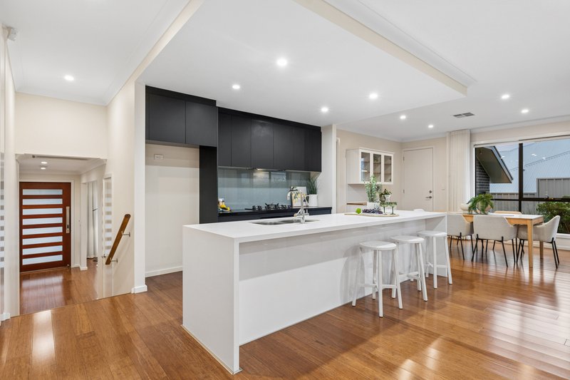 Photo - 8 Lucerne Crescent, Mount Barker SA 5251 - Image 3