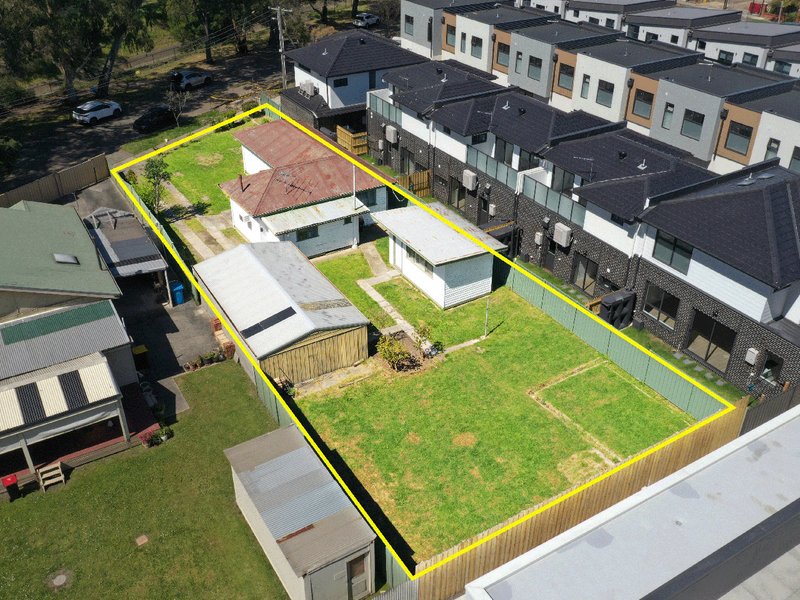 Photo - 8 Lucian Avenue, Springvale VIC 3171 - Image 4