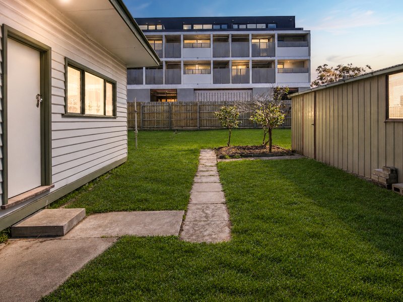 Photo - 8 Lucian Avenue, Springvale VIC 3171 - Image 7