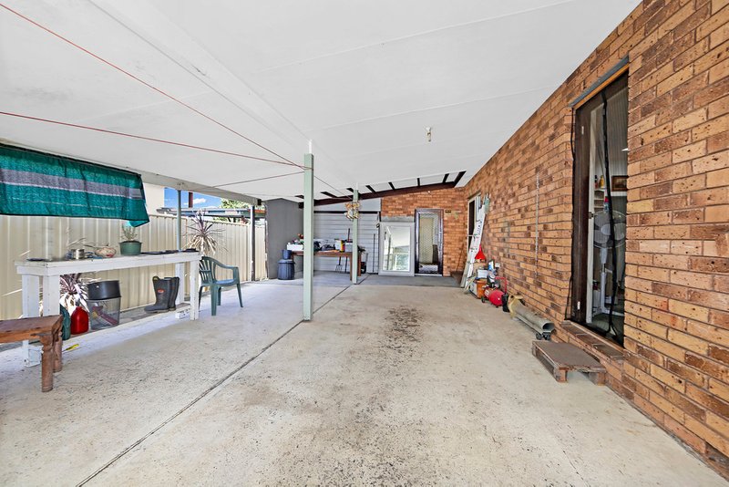 Photo - 8 Lukela Avenue, Budgewoi NSW 2262 - Image 8