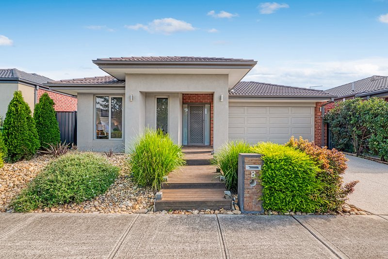 8 Lusitano Way, Clyde North VIC 3978