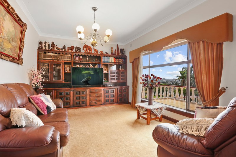 Photo - 8 Lutana Place, Coniston NSW 2500 - Image 5