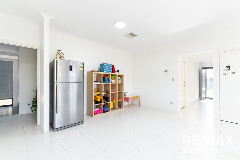 Photo - 8 Lyndley Road, Banksia Grove WA 6031 - Image 8