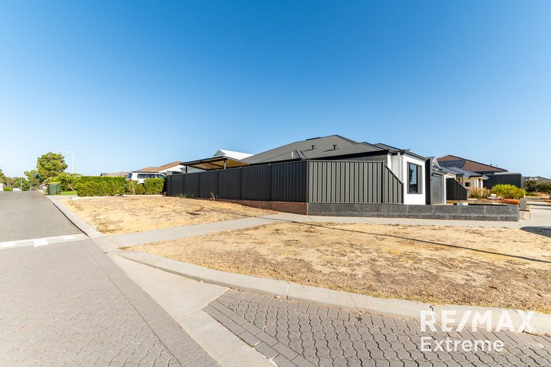 Photo - 8 Lyndley Road, Banksia Grove WA 6031 - Image 20