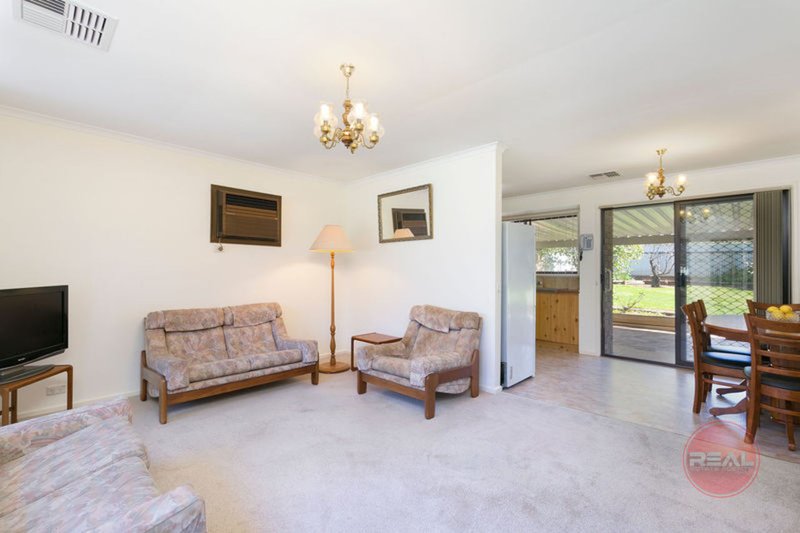 Photo - 8 Lynly Court, Morphett Vale SA 5162 - Image 3