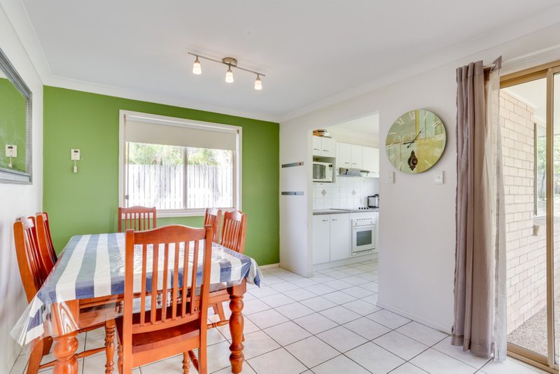 Photo - 8 Lyrebird Close, Doolandella QLD 4077 - Image 4