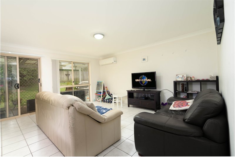 Photo - 8 Lyrebird Close, Doolandella QLD 4077 - Image 7