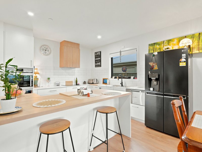 Photo - 8 Lytham Crescent, Midway Point TAS 7171 - Image 3