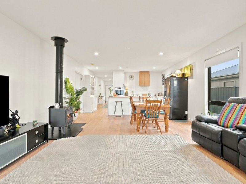 Photo - 8 Lytham Crescent, Midway Point TAS 7171 - Image 8