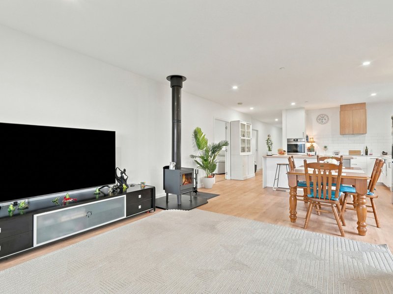 Photo - 8 Lytham Crescent, Midway Point TAS 7171 - Image 9