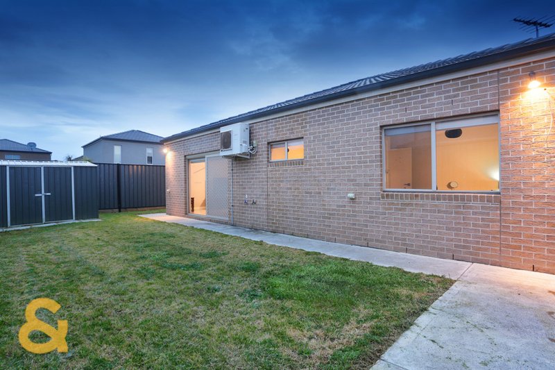 Photo - 8 Macaulay Drive, Craigieburn VIC 3064 - Image 14