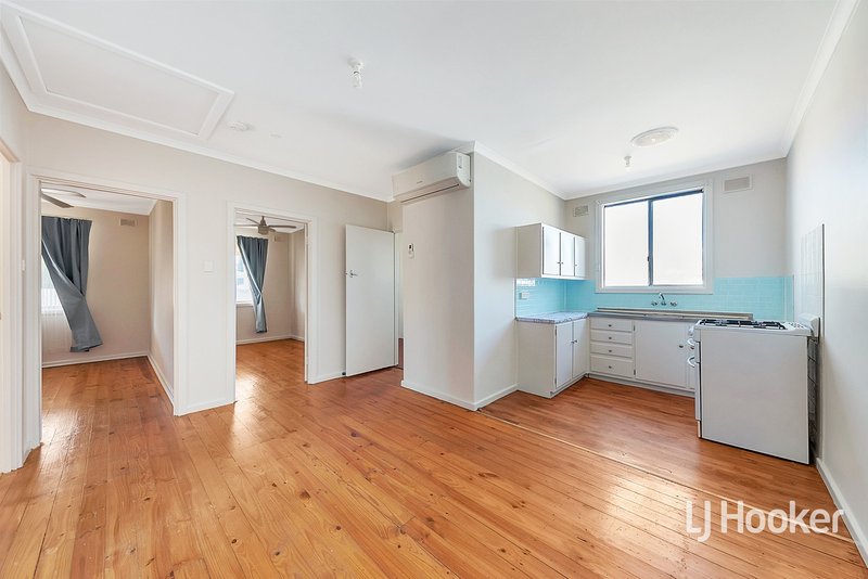 Photo - 8 Mackay Crescent, Parafield Gardens SA 5107 - Image 6