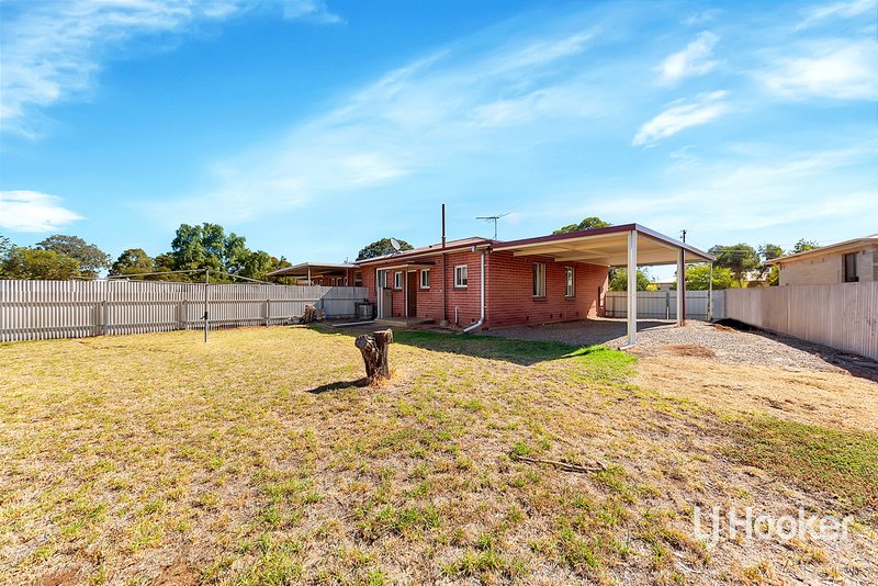 Photo - 8 Mackay Crescent, Parafield Gardens SA 5107 - Image 9