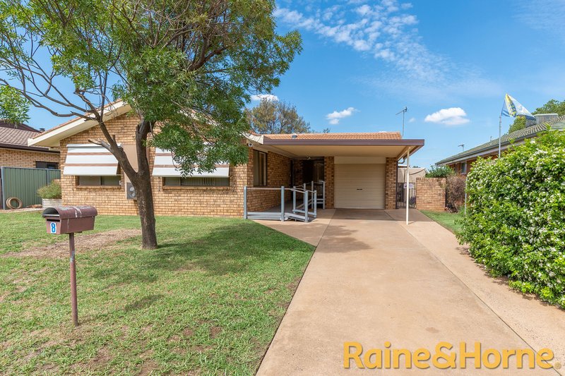 Photo - 8 Mackay Drive, Dubbo NSW 2830 - Image 2