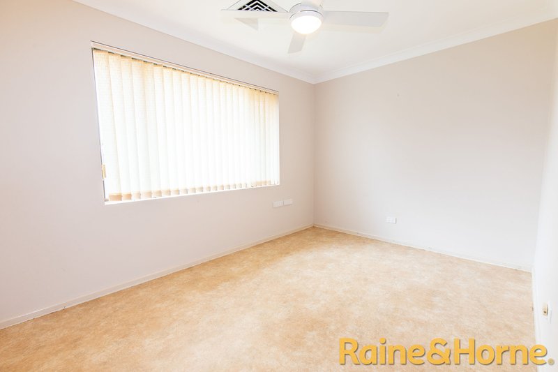 Photo - 8 Mackay Drive, Dubbo NSW 2830 - Image 5