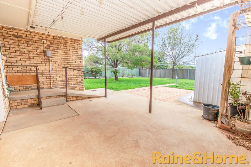 Photo - 8 Mackay Drive, Dubbo NSW 2830 - Image 8