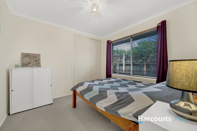 Photo - 8 Macleod Way, Lynbrook VIC 3975 - Image 5